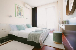 Golden Sands - Two Bedroom apartment on the beach